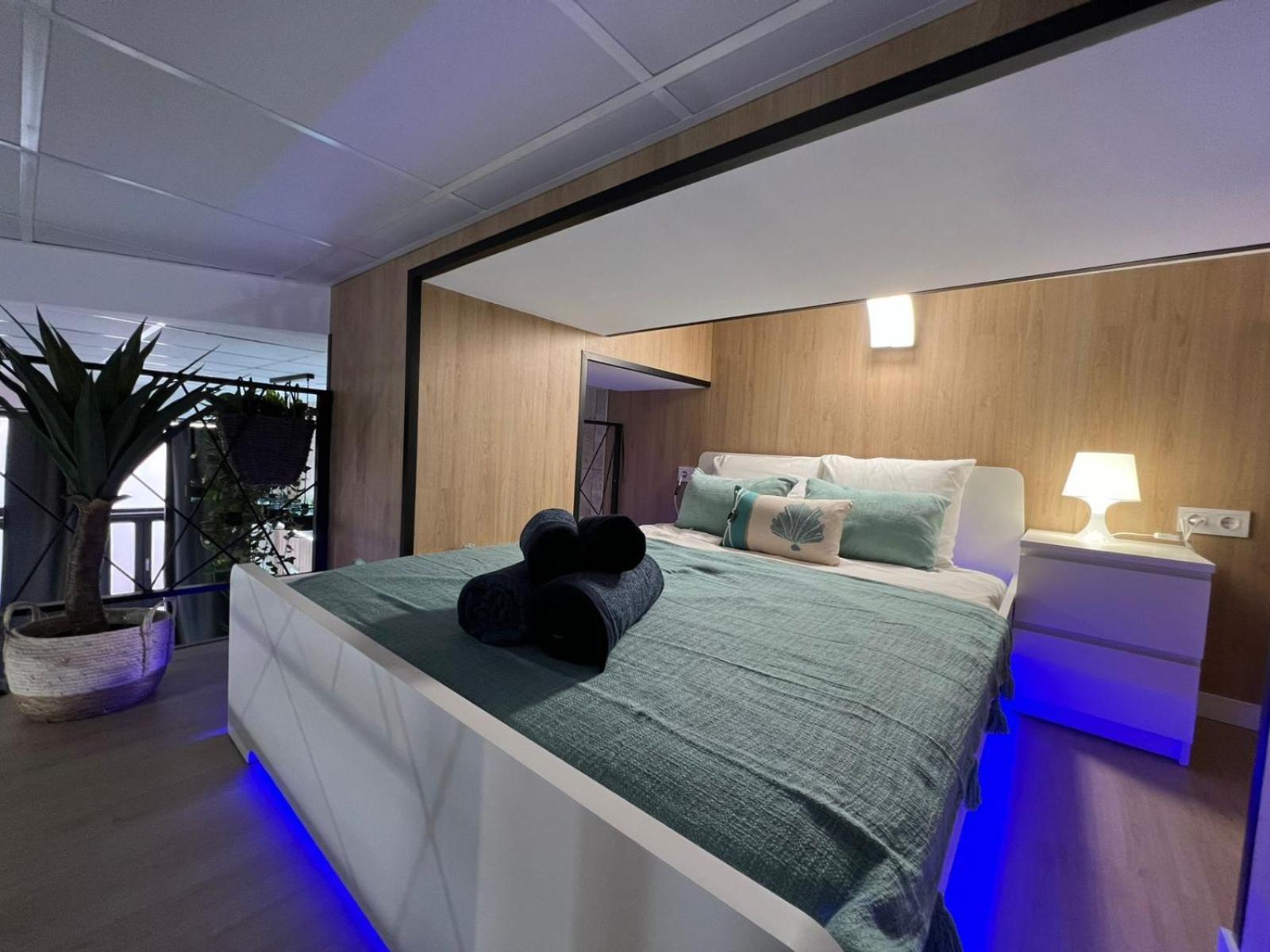 Carcaixent 24 Lejlighedshotel Valencia Eksteriør billede